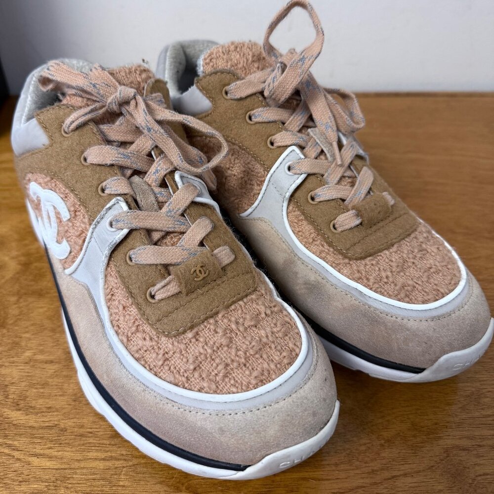 Chanel Tweed Suede Low Top Sneakers Beige Blush CC Trainers Box Receipt Sz 40.5